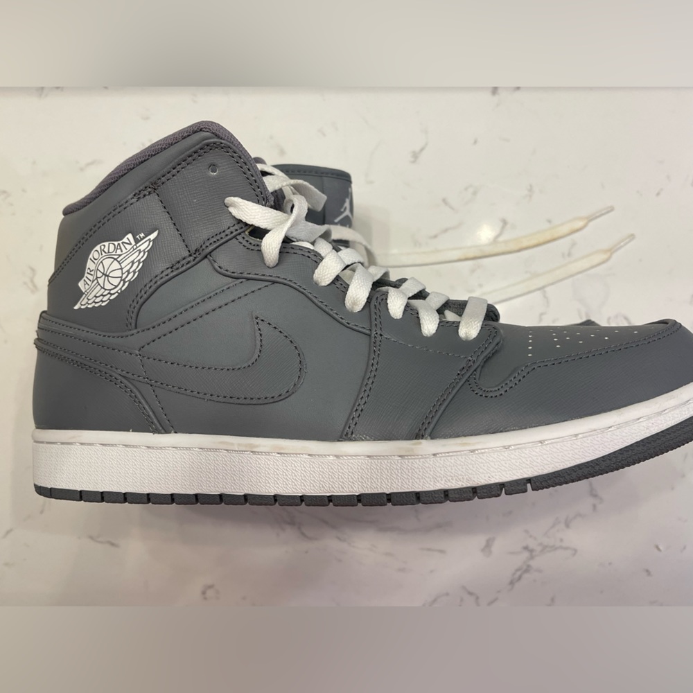 AIR JORDAN 1 MID 'GREY WHITE'